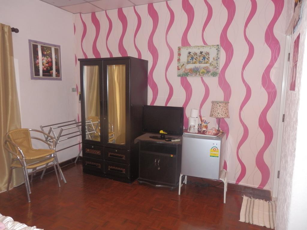 Hua Hin Tour Guesthouse Экстерьер фото