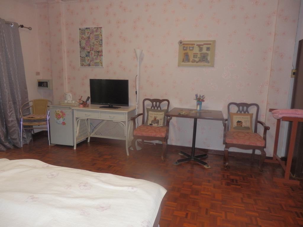 Hua Hin Tour Guesthouse Экстерьер фото