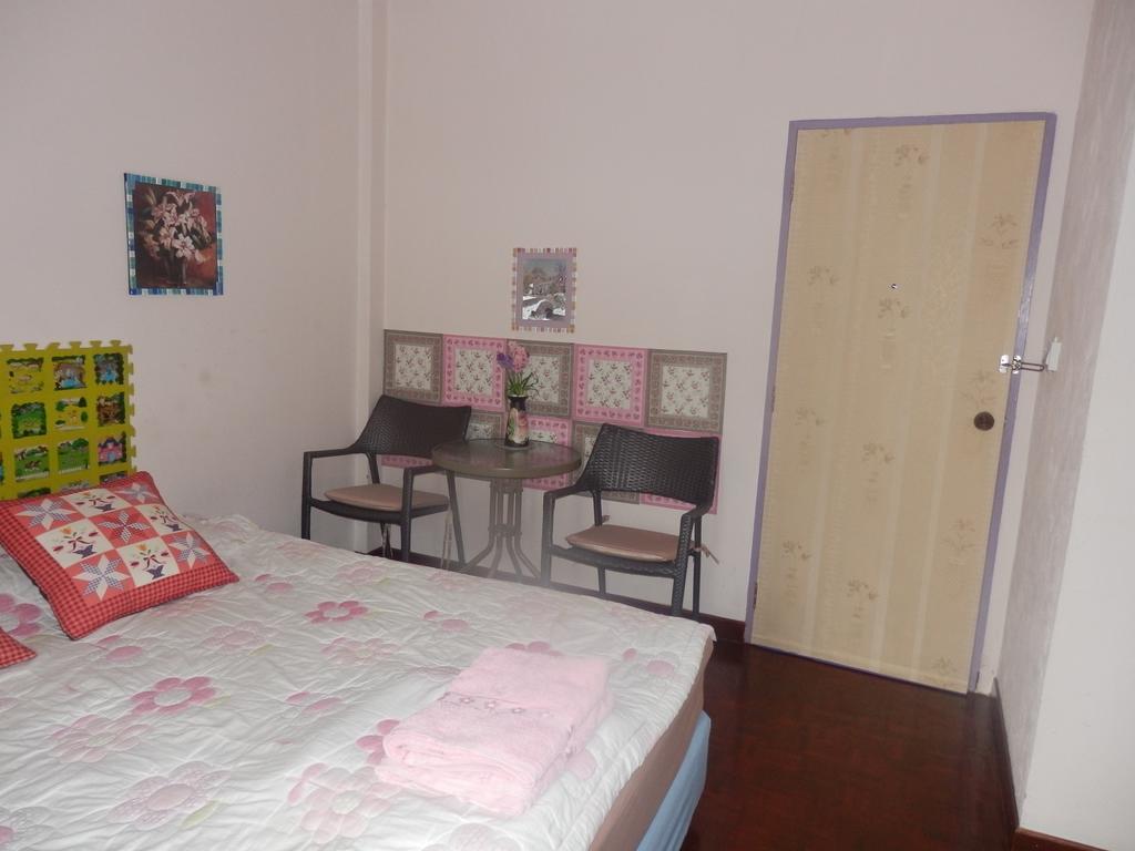 Hua Hin Tour Guesthouse Экстерьер фото